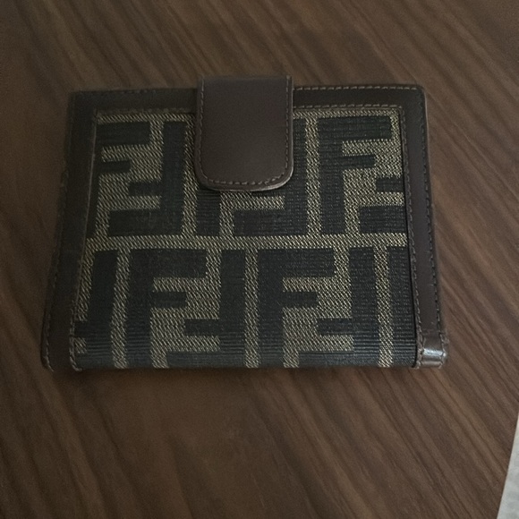 Fendi wallet - Picture 2 of 5